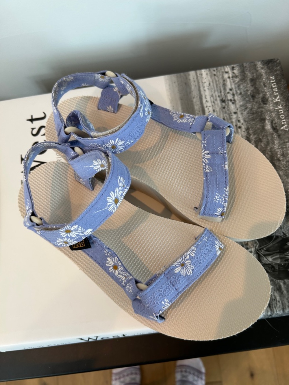 Teva Flatform Gloriosa Universal Perwinkle Daisies Platform Sandals EUC - Picture 4 of 12